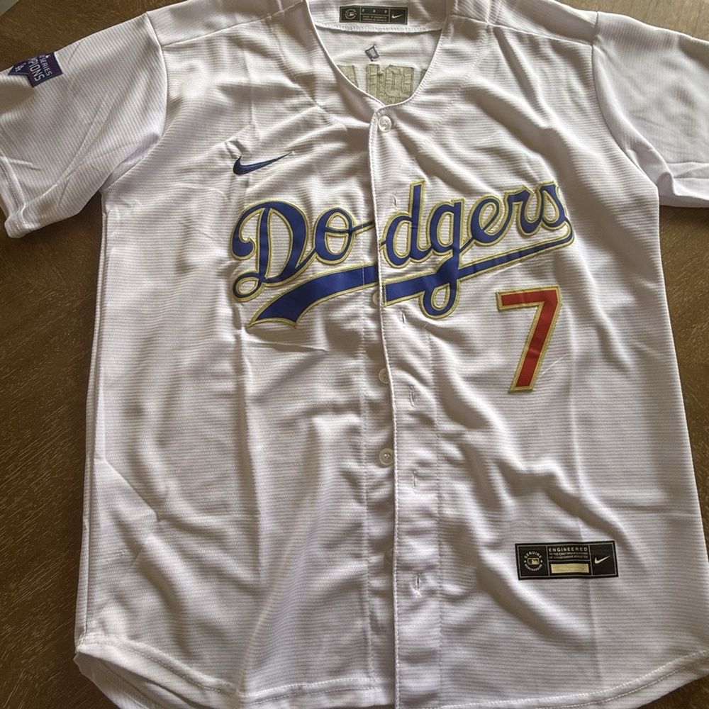 Nike Dodgers Julio Urias #7 Gold Program Authentic 2024 World Series Jersey M